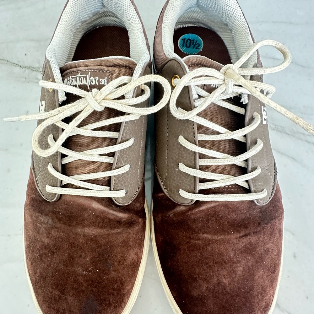 DC Brown Suede Sneakers Low-Top Casual